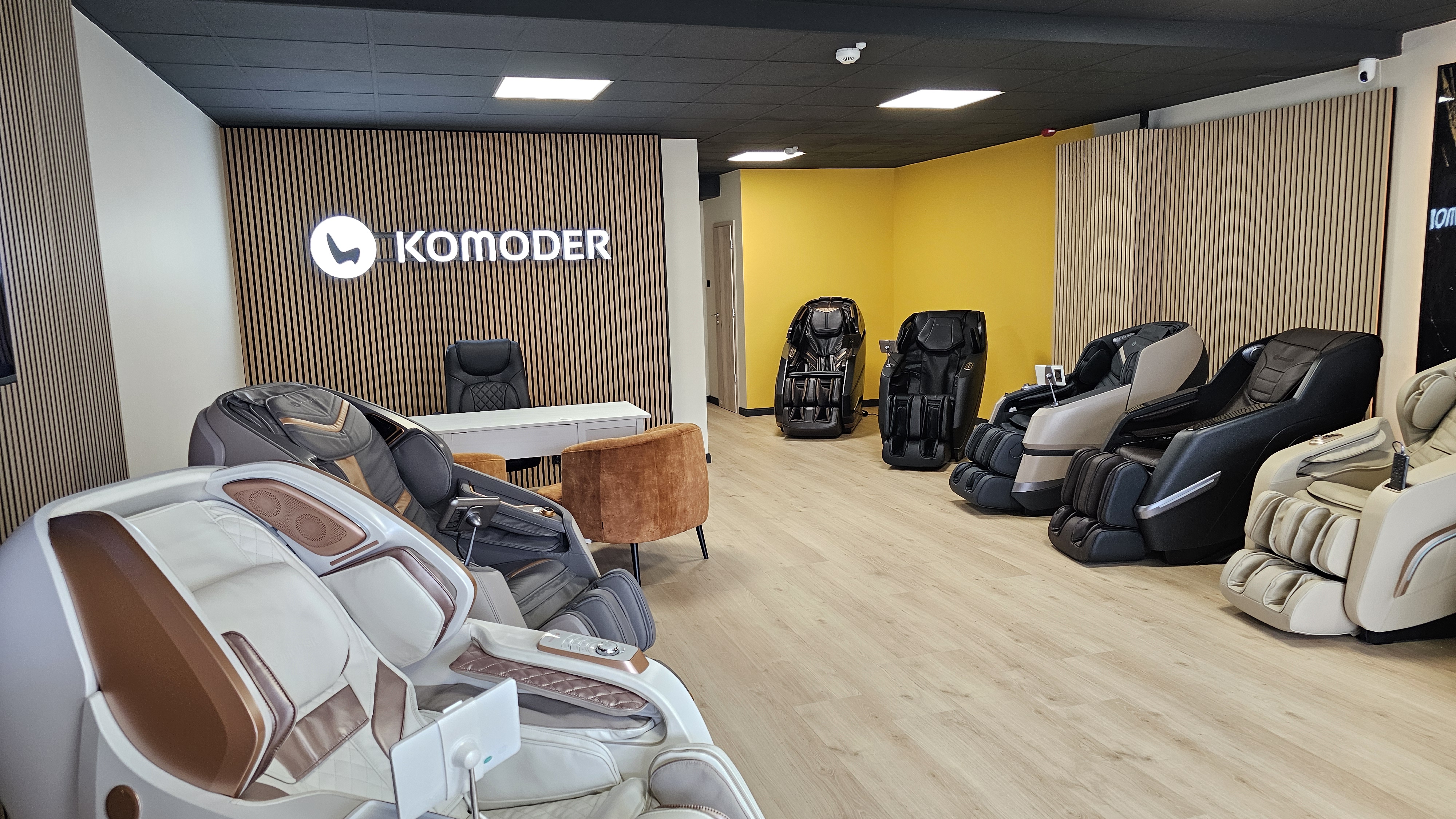 <p><span style="white-space:pre-wrap;">Komoder Bemutatóterem Szegeden</span><br><span style="white-space:pre-wrap;">6724 Szeged, Bakay Nándor utca 24/A</span></p>