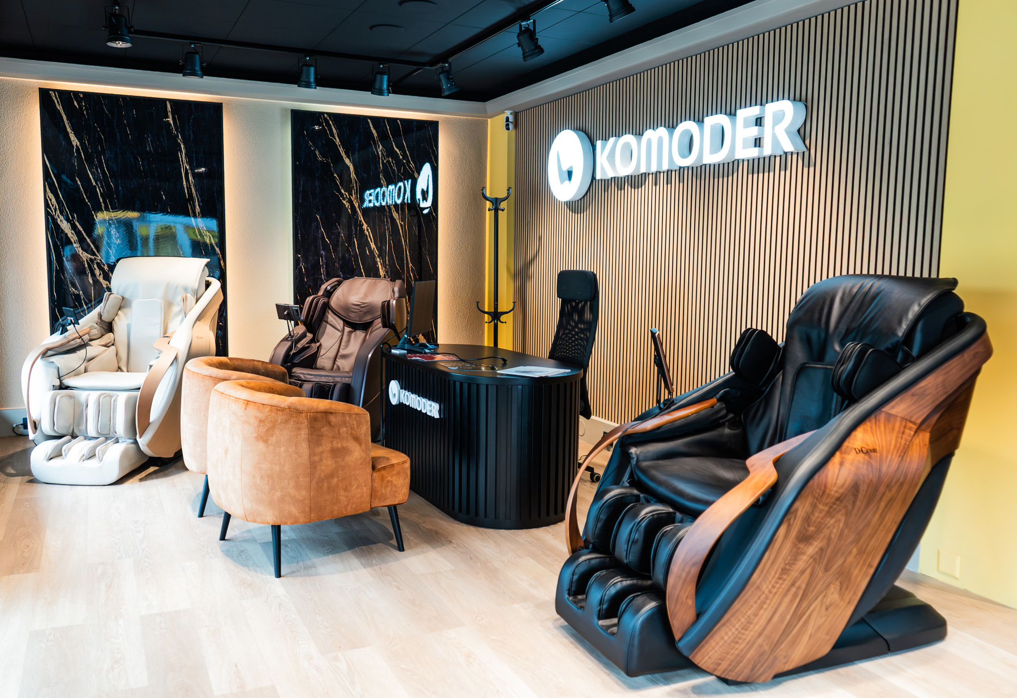 <p><span style="white-space:pre-wrap;">Komoder Premium Store </span><br><span style="white-space:pre-wrap;">Landstrasse 18, 5430 Wettingen, Schweiz</span></p>