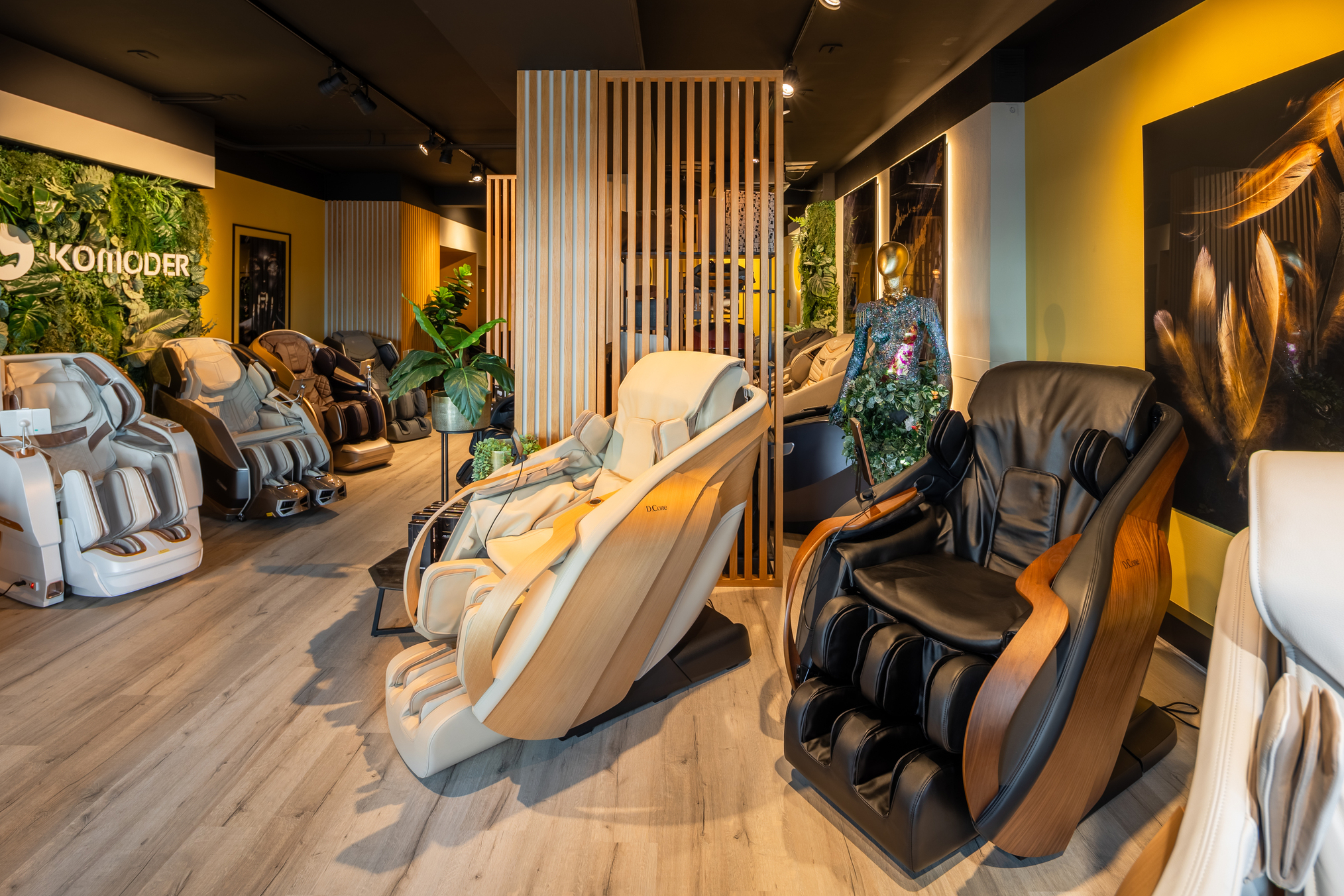 <p><span style="white-space:pre-wrap;">Komoder Premium Store </span><br><span style="white-space:pre-wrap;">Weissenbruchlaan 86, 3054 LR, Rotterdam</span></p>